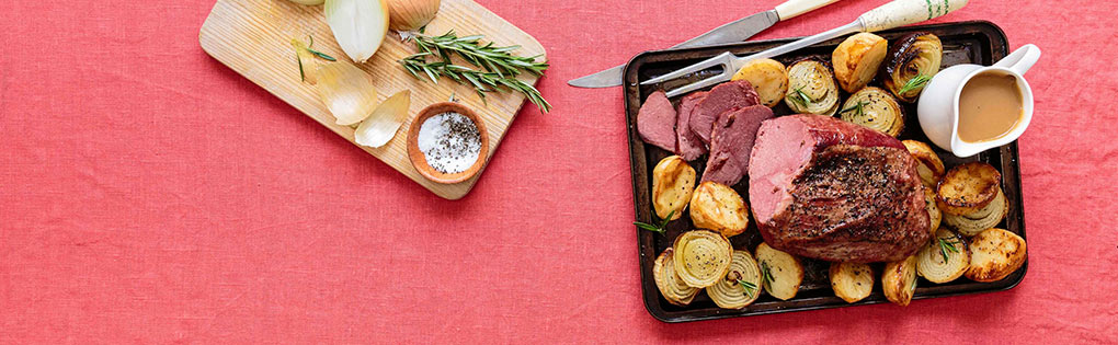 CORNED BEEF ROAST WITH POTATOES, ONIONS AND GRAVY CORNED BEEF ROAST WITH POTATOES, ONIONS AND GRAVY